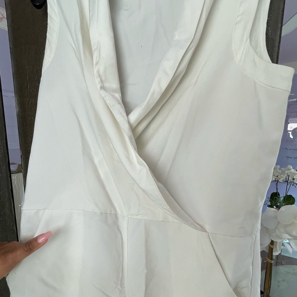 White shorts style jumper size L
